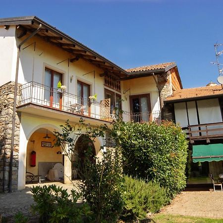 Casa Patrone Hotel Nebbiuno ภายนอก รูปภาพ