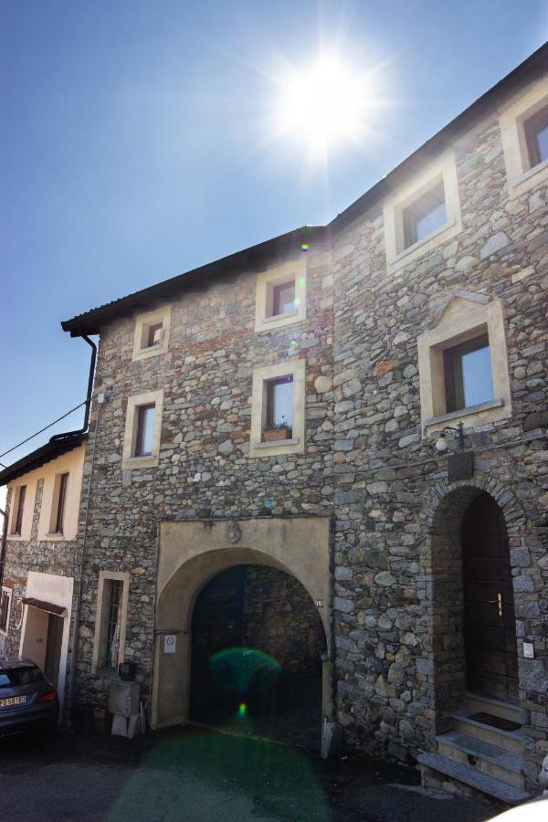 Casa Patrone Hotel Nebbiuno ภายนอก รูปภาพ
